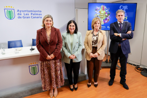 Autoridades del Ayuntamiento de Las Palmas, Radio Televisión Canaria y Televisión Española en Canarias.