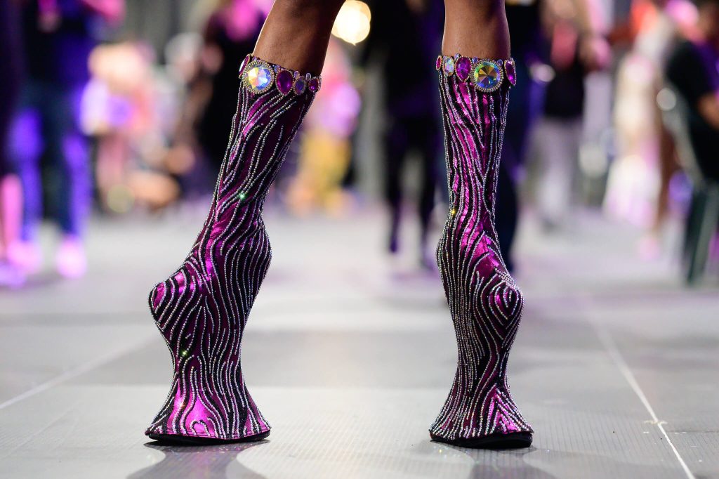 Plataforma de Drag Queen.