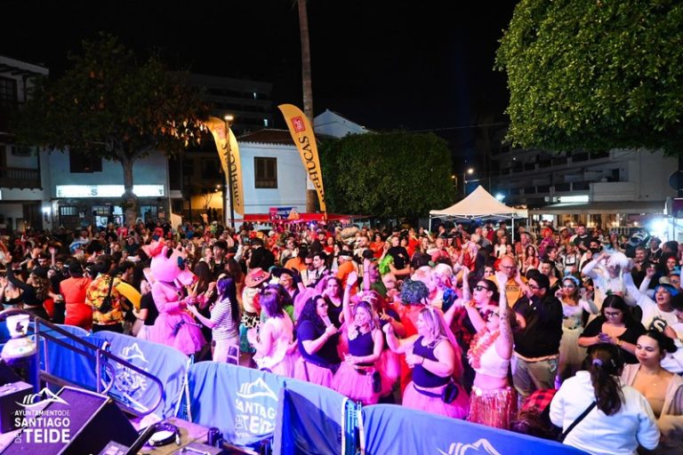 Carnaval de Día de Los Gigantes.