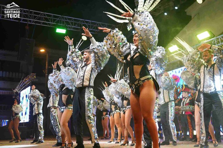 Gala Reina Adulta del Carnaval de Los Gigantes.