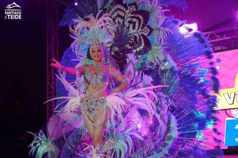 Gala Reina Adulta del Carnaval de Los Gigantes.