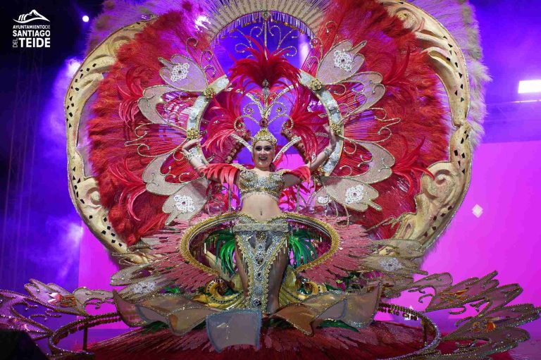 Gala Reina Adulta del Carnaval de Los Gigantes.