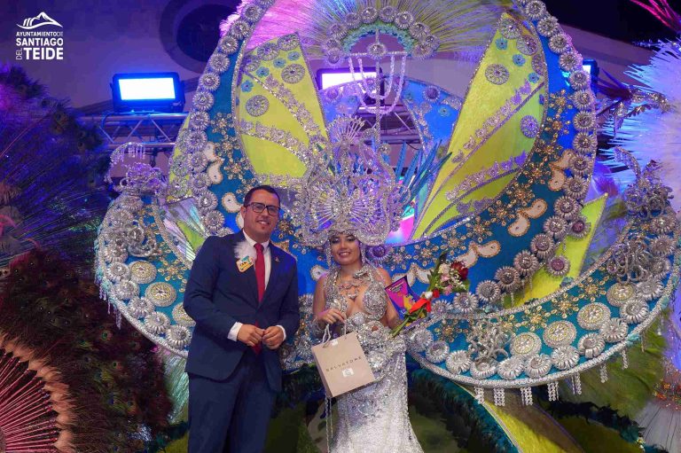 Gala Reina Adulta del Carnaval de Los Gigantes.