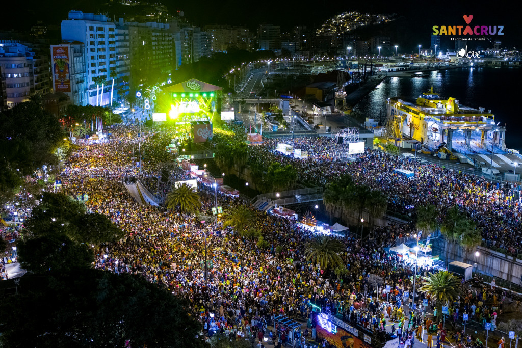 Sábado de piñata Carnaval de Santa Cruz de Tenerife 2025