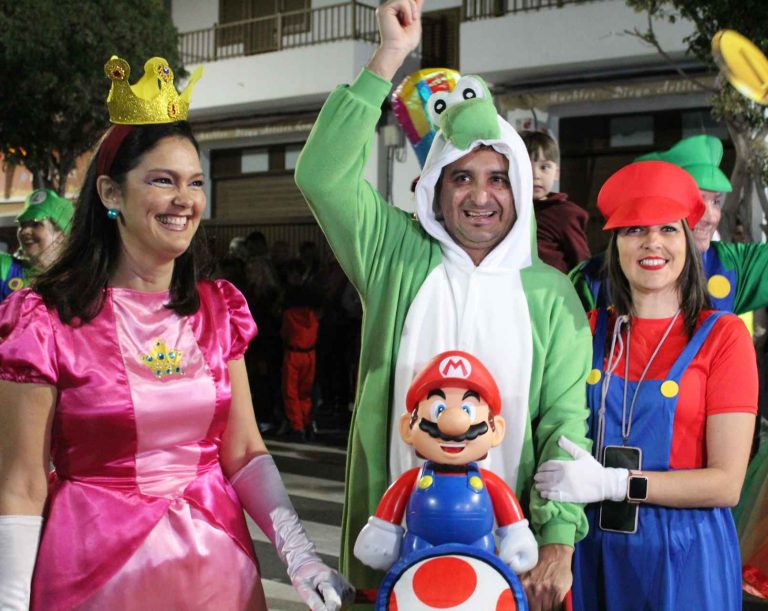 Desfile inaugural del Carnaval de Agüimes.