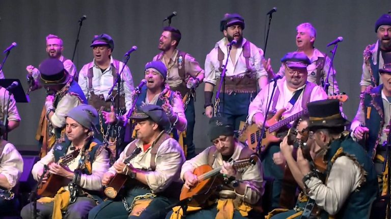 Gala aniversario de Los Sombreritos de Agüimes.